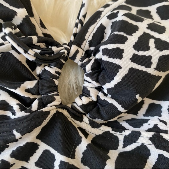 Halter neck Top - Picture 4 of 9